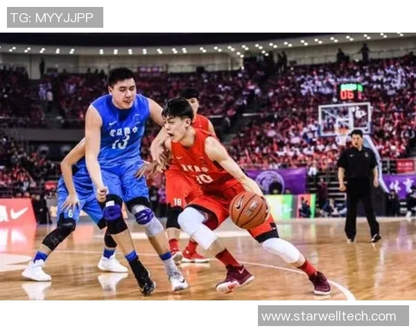 胡金秋的篮球之路：从青涩少年到CBA明星的奋斗历程与荣耀时刻